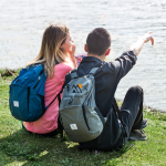 کوله‌پشتی نیچرهایک مدل NH17A017-B روی دوش